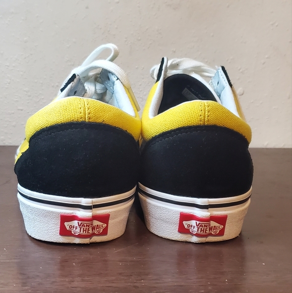Vans Peanuts x Old Skool 'Charlie Brown' - Picture 2 of 11